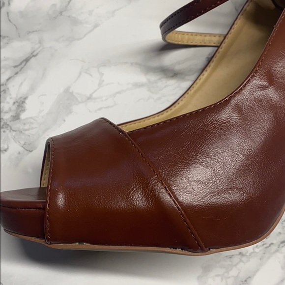 Wild Diva Erin Brown Heels - Picture 5 of 6